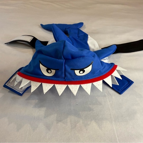 Vibrant Life Shark Halloween Costume for dogs or cats. Various sizes. - Picture 5 of 8